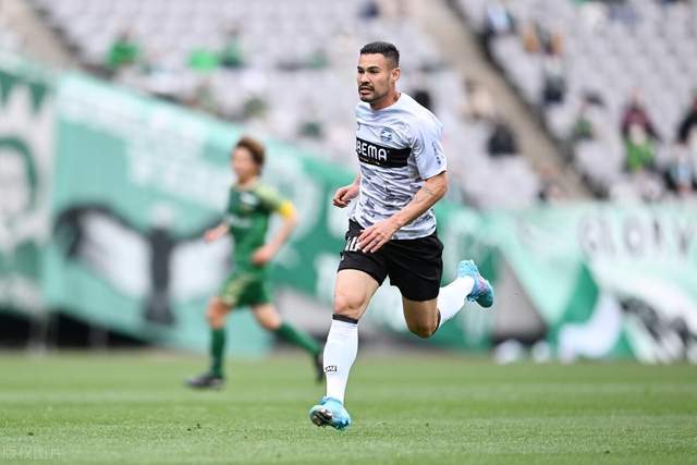 切尔西客场2-0战胜埃弗顿，内托双响助球队连胜